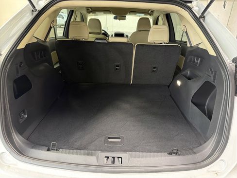 Used 2024 Ford Edge SE image 18