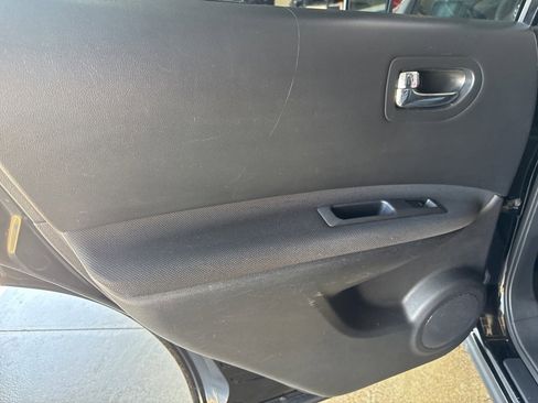 Used 2013 Nissan Rogue SV image 35