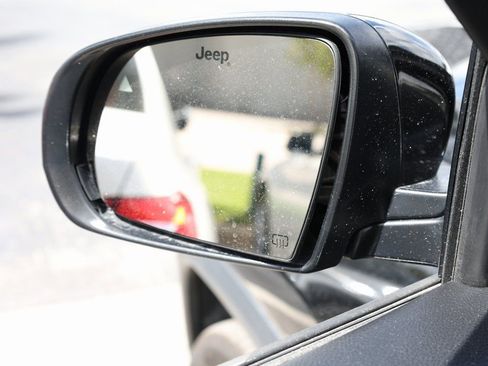 Used 2018 Jeep Compass Limited w/ Navigation Group image 11