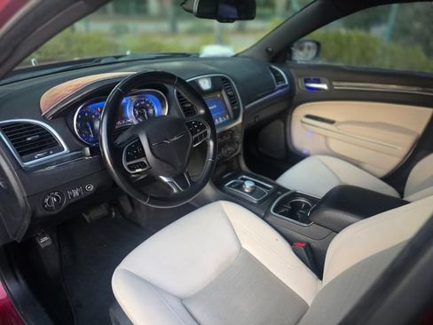 Used 2018 Chrysler 300 Touring w/ Chrome Appearance Package RWD image 20