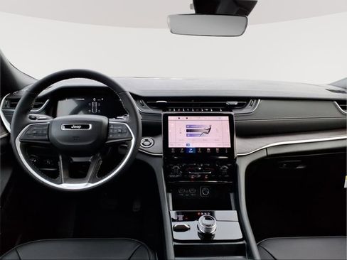 New 2025 Jeep Grand Cherokee L Limited image 12