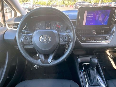 Used 2023 Toyota Corolla LE FWD image 5