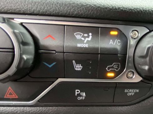 Used 2024 Jeep Wrangler Willys image 22