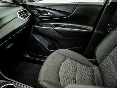 Used 2019 Chevrolet Equinox LT w/ Sun & Navigation Package image 26