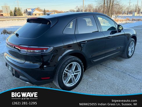 Used 2022 Porsche Macan w/ Premium Package Plus image 5