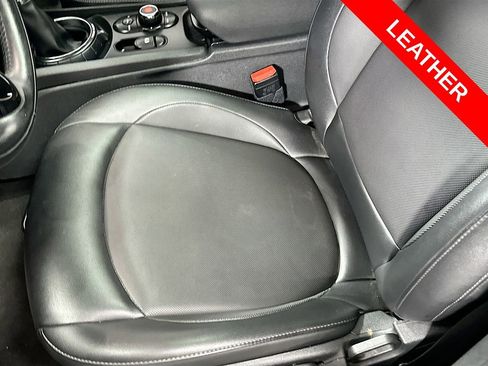 Used 2017 MINI Cooper Clubman ALL4 w/ Premium Package image 18
