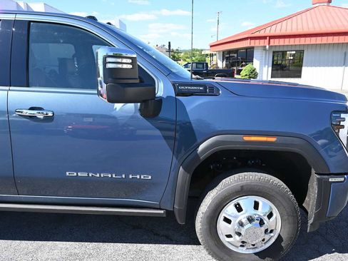 Used 2025 GMC Sierra 3500 Denali Ultimate AWD/4WD image 15