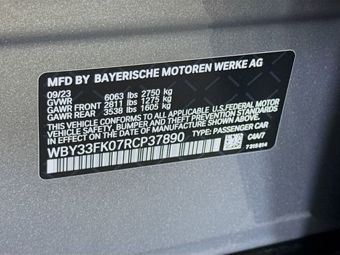 Used 2024 BMW i5 eDrive40i w/ Executive Package image 34