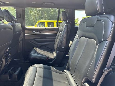 Used 2024 Jeep Grand Cherokee L Limited w/ Luxury Tech Group II AWD/4WD image 21