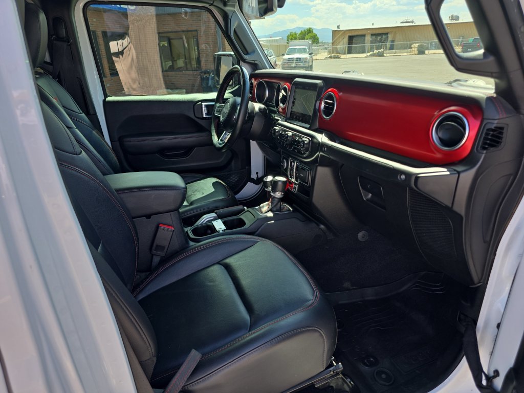Used 2023 Jeep Gladiator Rubicon w/ LED Lighting Group AWD/4WD image 31