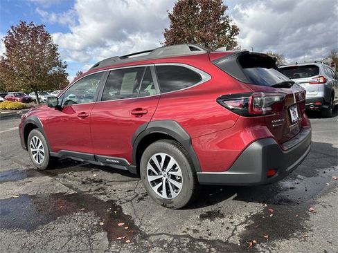 Certified 2025 Subaru Outback Premium image 8