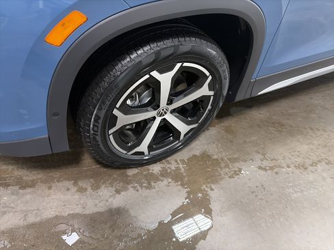 New 2026 Volkswagen Tiguan SE image 9