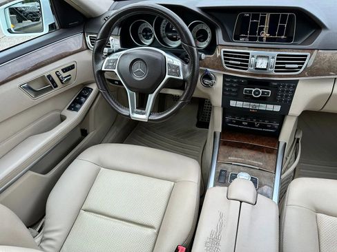 Used 2014 Mercedes-Benz E 350 4MATIC Sedan image 12