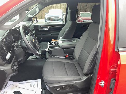 Used 2022 Chevrolet Silverado 1500 LT image 12