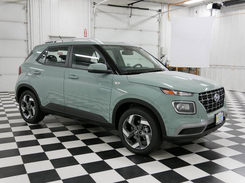 New 2025 Hyundai Venue SEL image 1