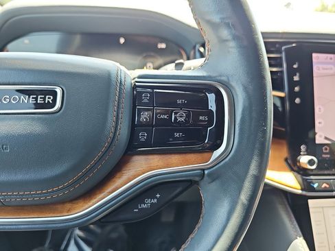 Used 2022 Jeep Grand Wagoneer Series II w/ Convenience Group III AWD/4WD image 23