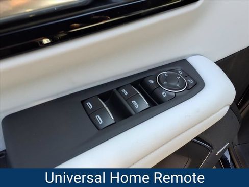New 2026 Chevrolet Suburban Premier AWD/4WD image 22