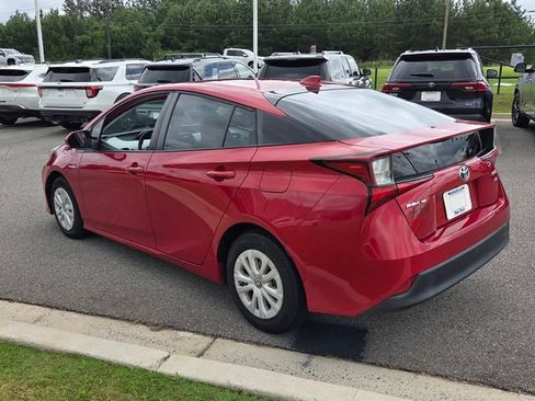 Used 2020 Toyota Prius L Eco FWD image 8
