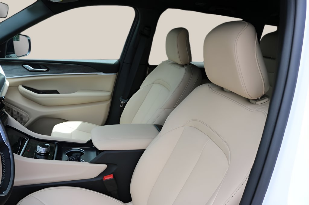 New 2026 Jeep Grand Cherokee Limited RWD image 11