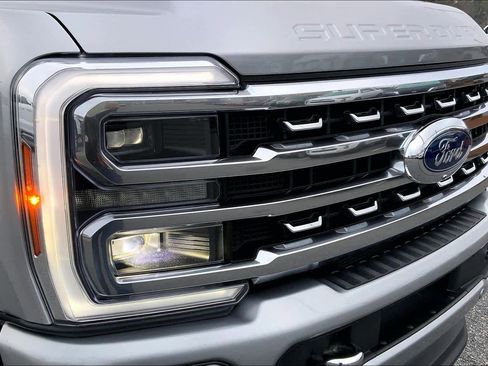 Used 2024 Ford F250 Platinum image 28