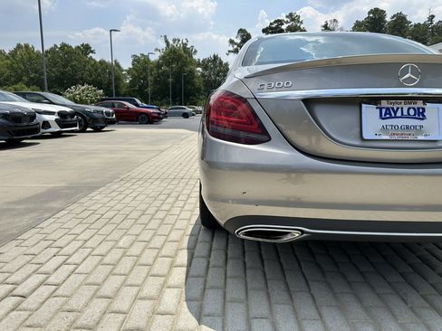 Used 2019 Mercedes-Benz C 300 Sedan image 18