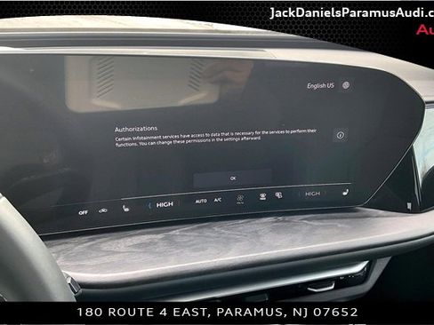 Used 2025 Audi Q5 Premium w/ Convenience Package image 21