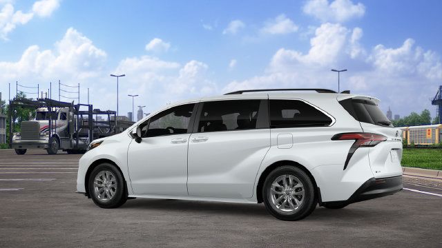 New 2026 Toyota Sienna XLE FWD image 7