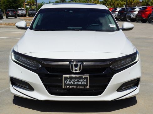 Used 2019 Honda Accord Touring image 2