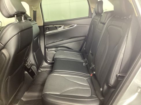 Used 2022 Lincoln Nautilus Reserve image 15