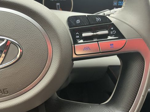 Used 2023 Hyundai Elantra SEL w/ Convenience Package image 10