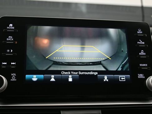 Used 2020 Honda Accord Touring image 18