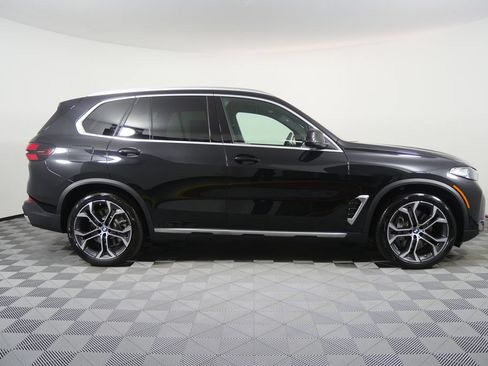 New 2026 BMW X5 xDrive50e AWD/4WD image 2