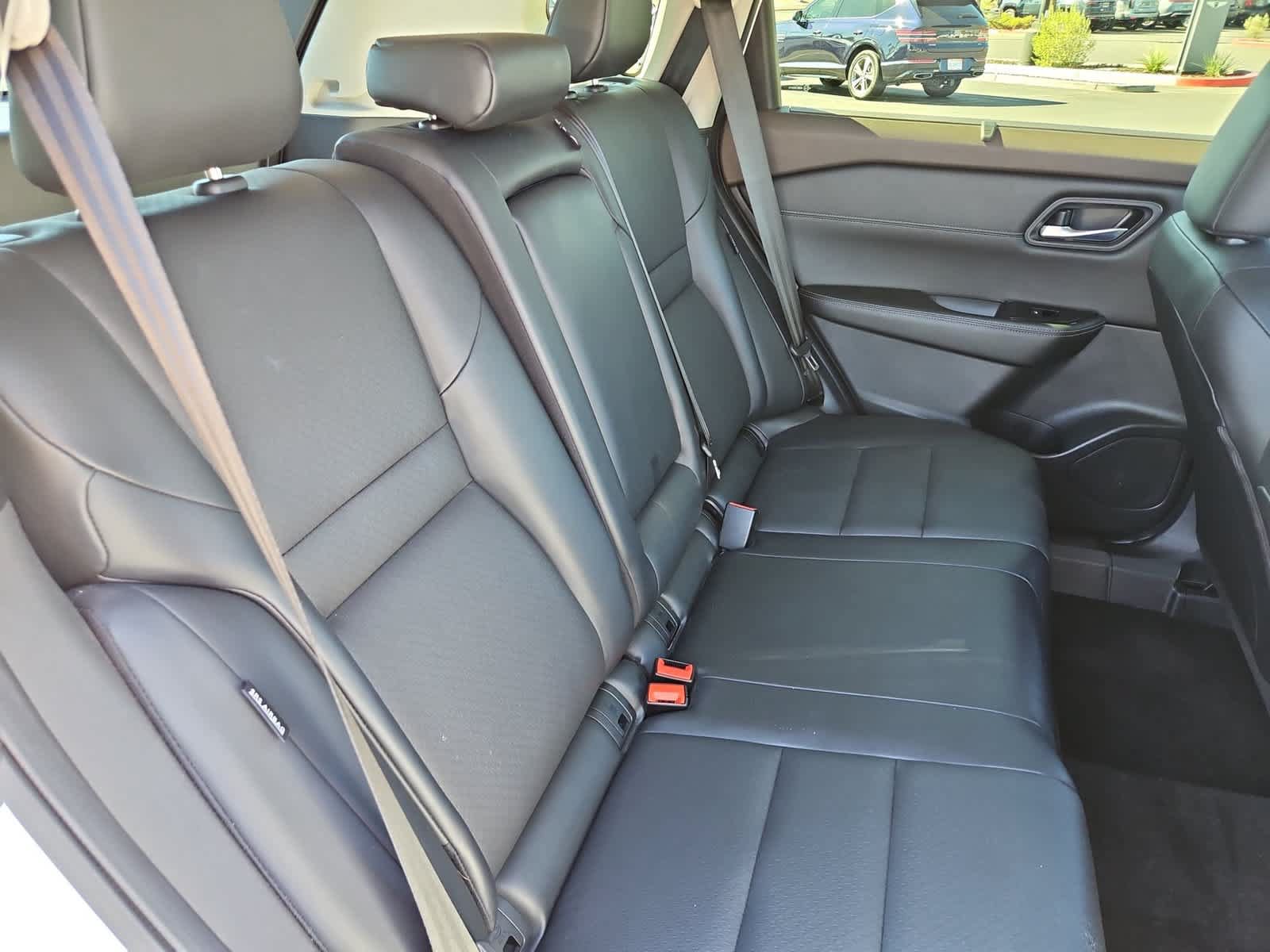 Used 2023 Nissan Rogue SV w/ SV Premium B Package AWD/4WD image 17