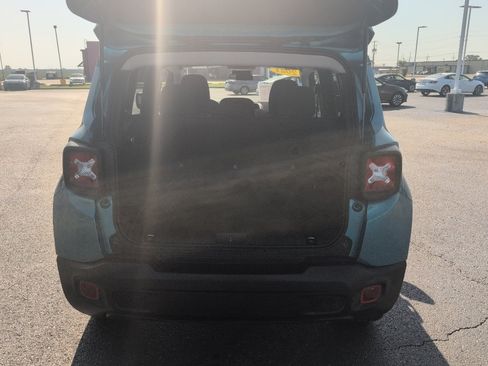 Used 2021 Jeep Renegade Latitude AWD/4WD image 12