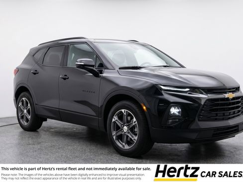 Used 2025 Chevrolet Blazer LT FWD image 1