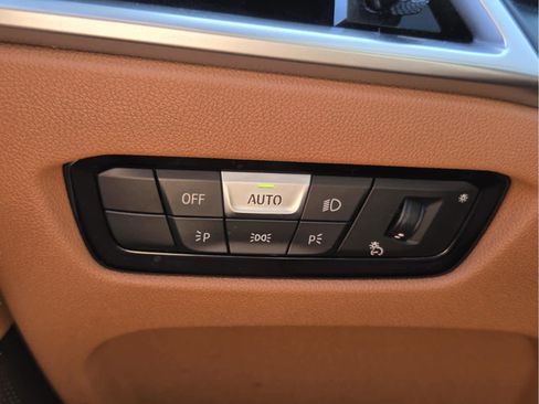 Certified 2025 BMW 330i xDrive Sedan AWD/4WD image 35