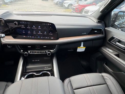New 2026 Chevrolet Tahoe High Country AWD/4WD image 17