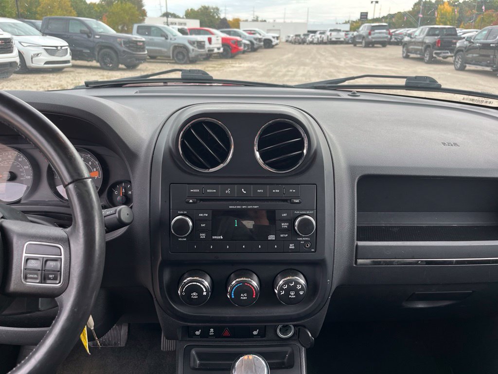 Used 2017 Jeep Patriot High Altitude AWD/4WD image 24
