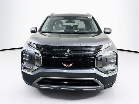 Used 2023 Mitsubishi Outlander SEL AWD/4WD image 2