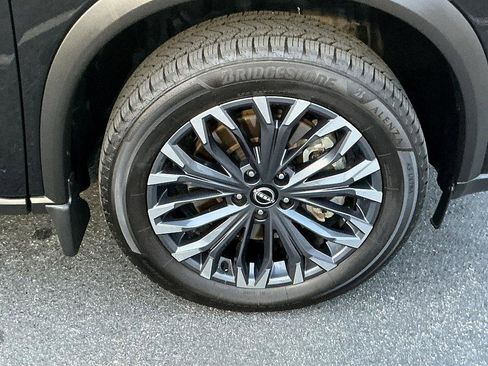 Certified 2025 Nissan Rogue SL w/ Tech Package image 10