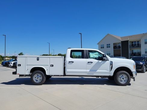 New 2026 Ford F250 XL w/ XL Chrome Package image 2