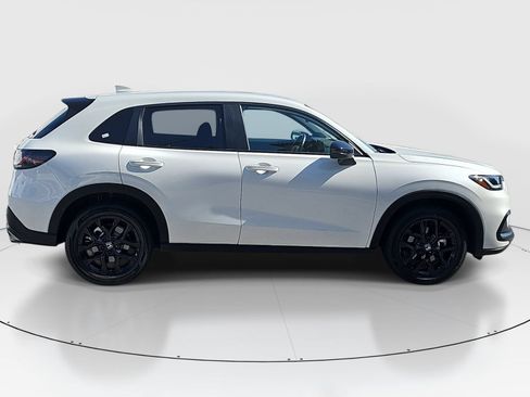 Used 2024 Honda HR-V Sport image 4