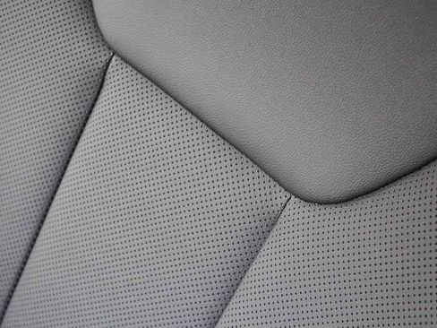 New 2026 BMW 330i 330i w/ M Sport Package image 24