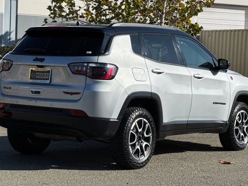 Used 2024 Jeep Compass Trailhawk image 4