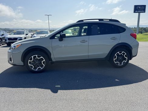 Used 2017 Subaru Crosstrek 2.0i Premium w/ Popular Package #1 AWD/4WD image 7