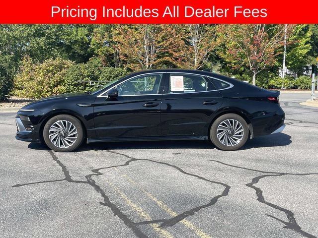 Used 2025 Hyundai Sonata SEL FWD image 2