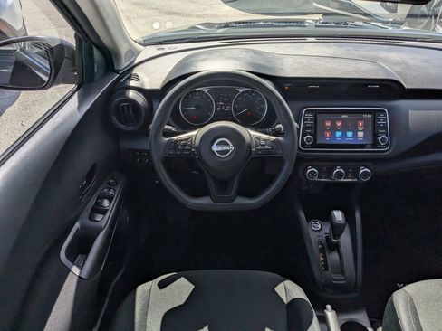 Used 2025 Nissan Kicks Play S image 13