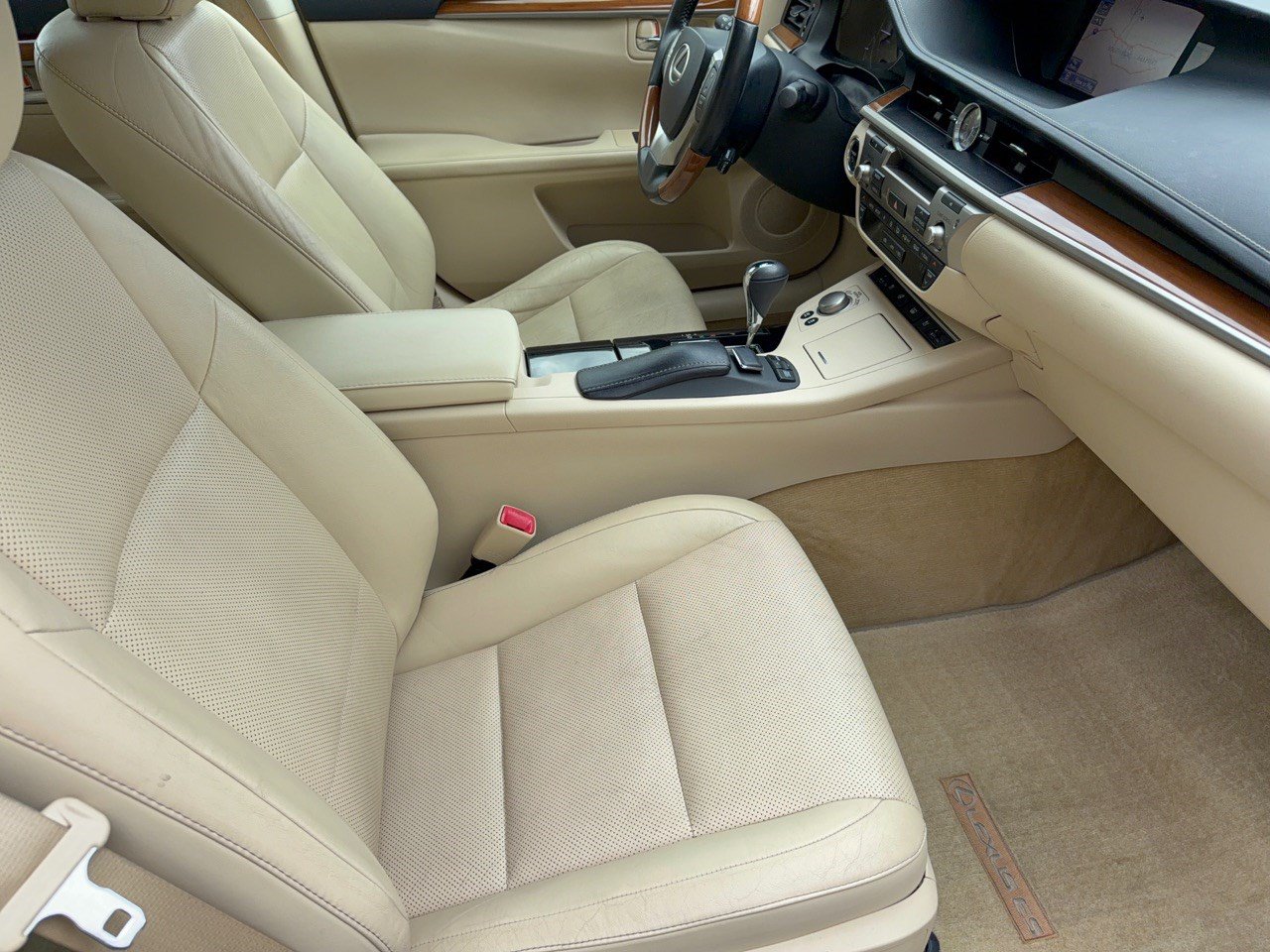 Used 2013 Lexus ES 300h w/ Luxury Pkg FWD image 30