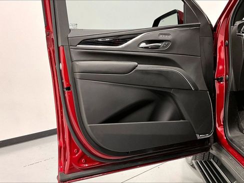 Used 2023 Cadillac Escalade ESV V image 21