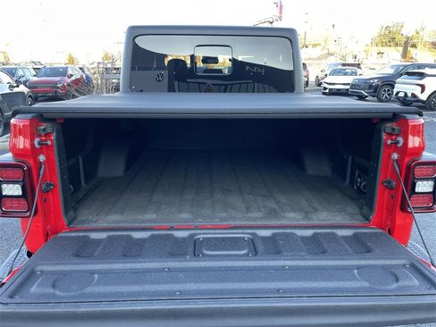 Used 2024 Jeep Gladiator Sport image 37